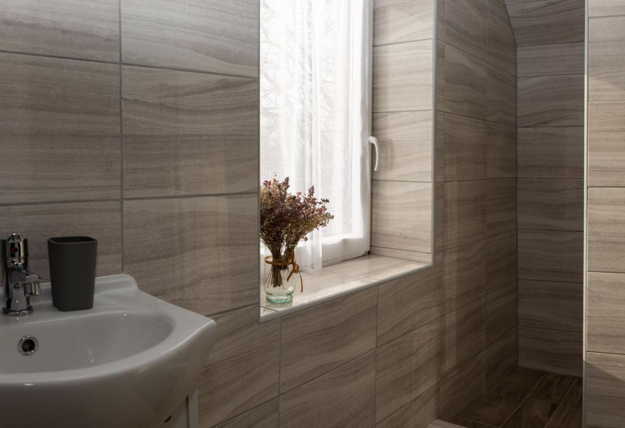 Takacs Pince Apartman Hajos Экстерьер фото