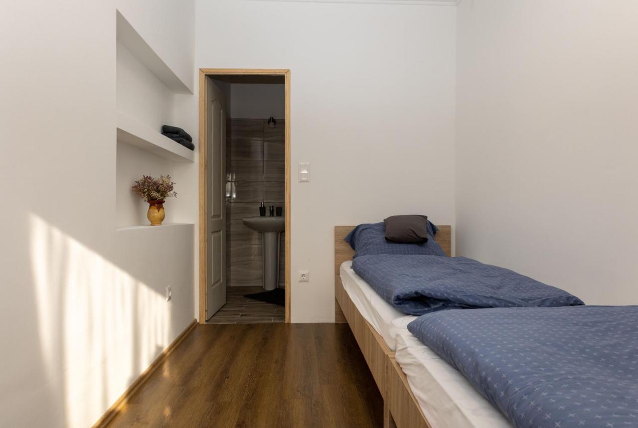Takacs Pince Apartman Hajos Экстерьер фото
